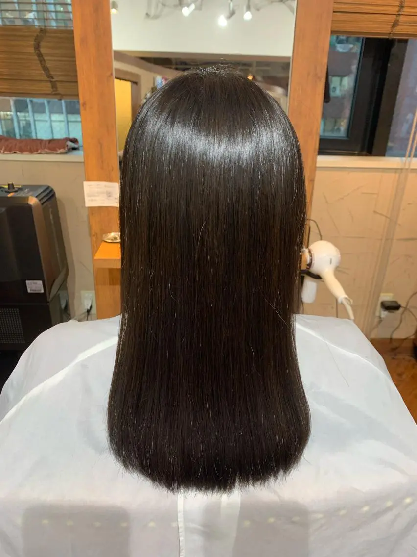セミロング 武田尚子🌸 自然に仕上がる矯正のヘアスタイル