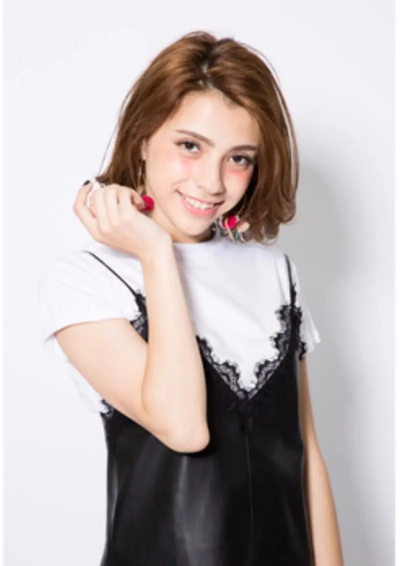 ショート 粟田 めぐみのヘアスタイル