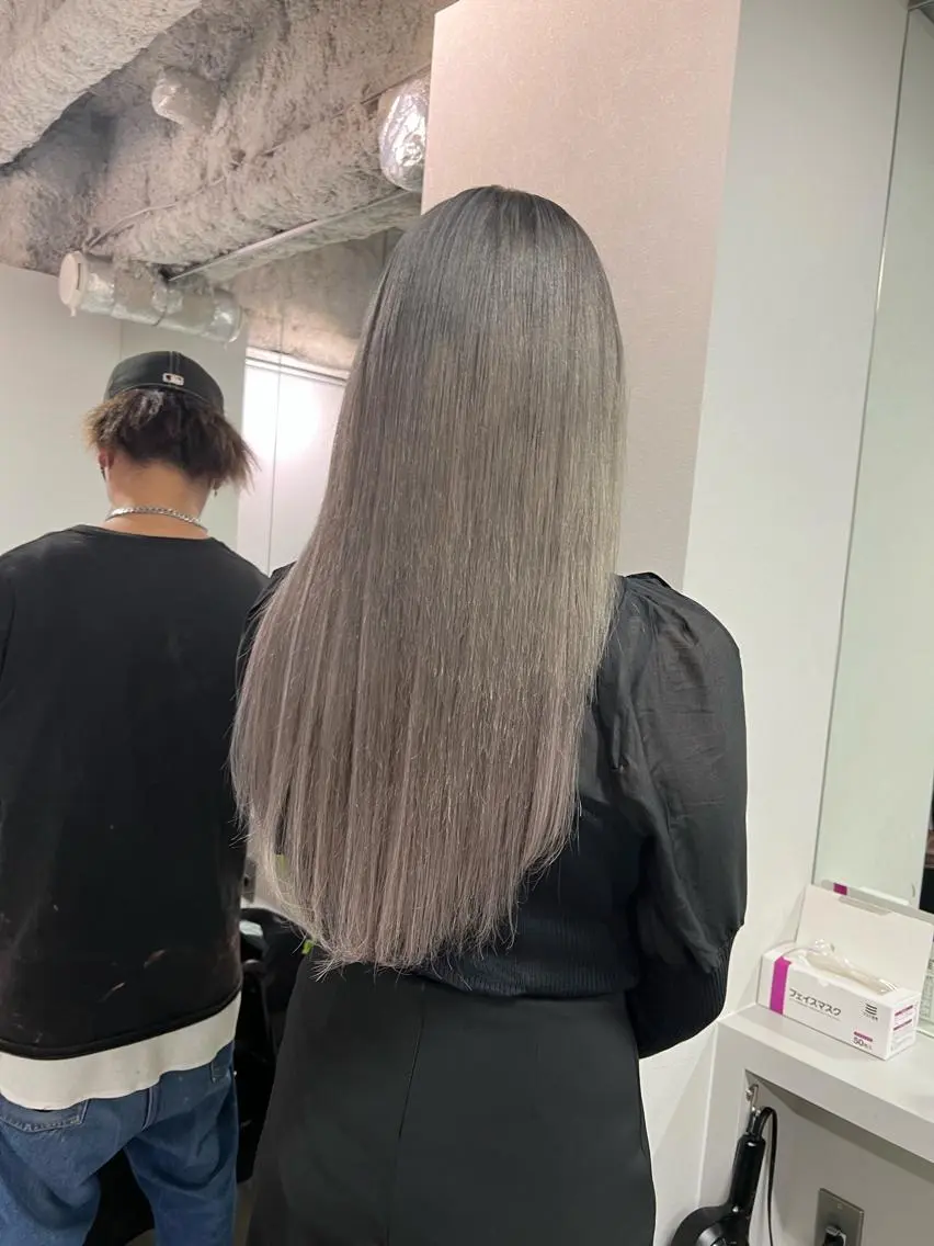ロング カラー グレージュ nailist mana𖤐´-のネイルデザイン