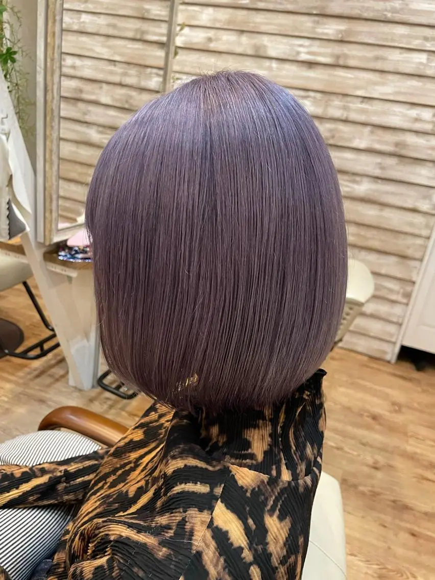 カラー シルバー ボブ、レイヤー、 ハイトーン、古淵のヘアスタイル