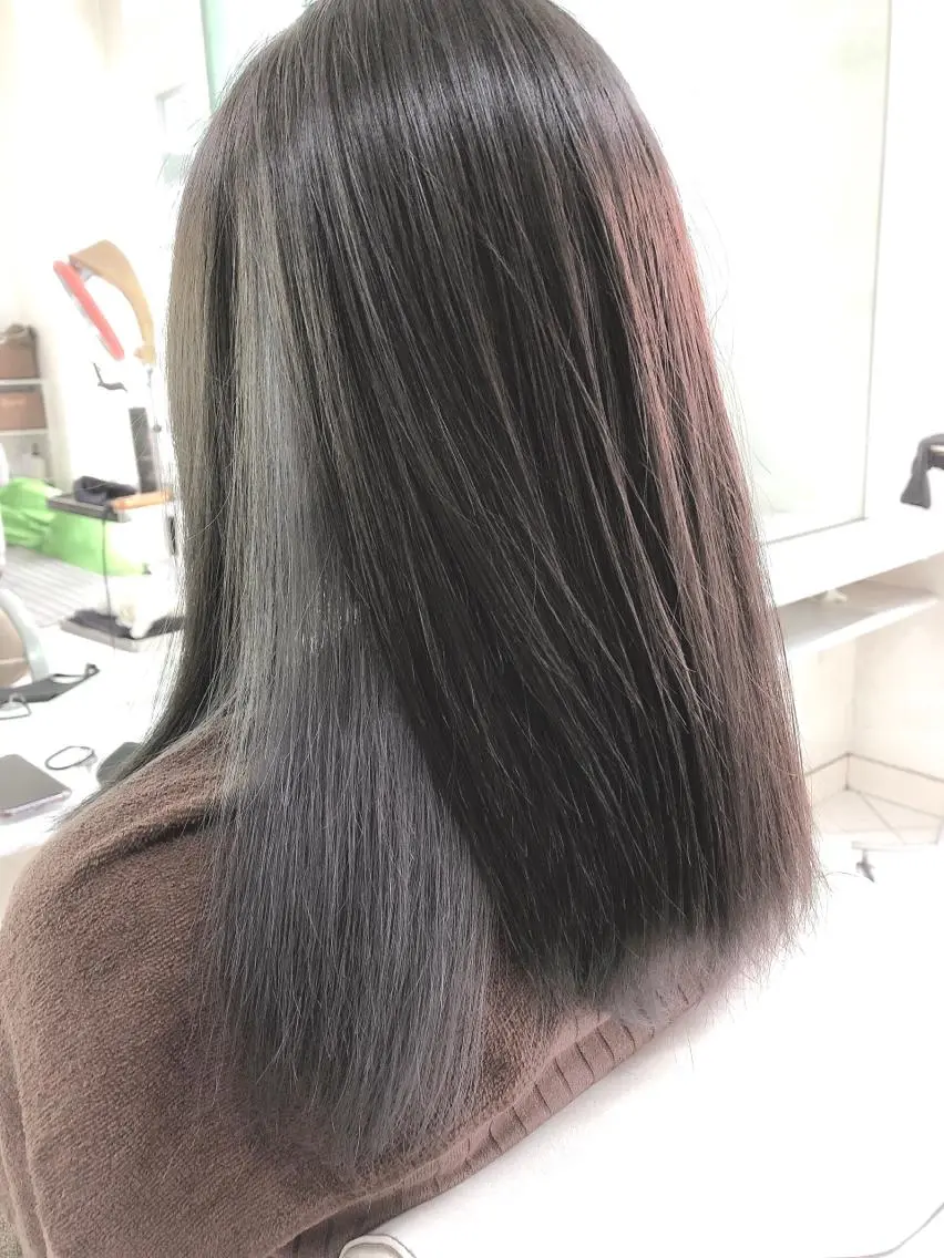 カラー ブリーチ インナーカラー 保住 亮太のヘアスタイル