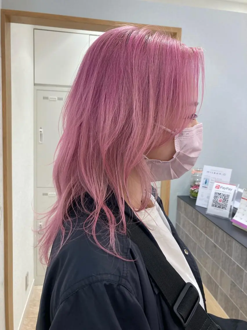 ミディアム カラー グラデーションカラー ピンクカラー cyan SANAMIのヘアスタイル