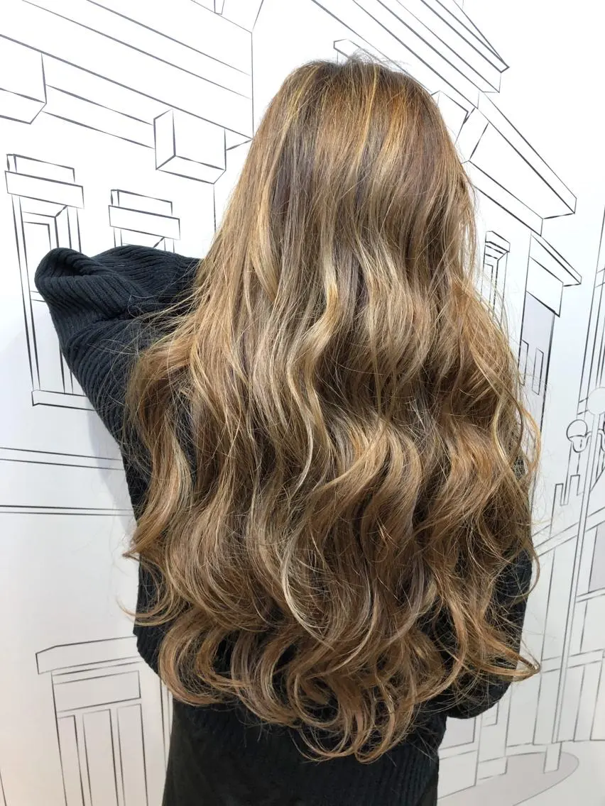 ロング カラー ハイライトカラー ハイトーンカラー ハイライト レイヤー⭐️カラー ⭐️平川雅史のヘアスタイル