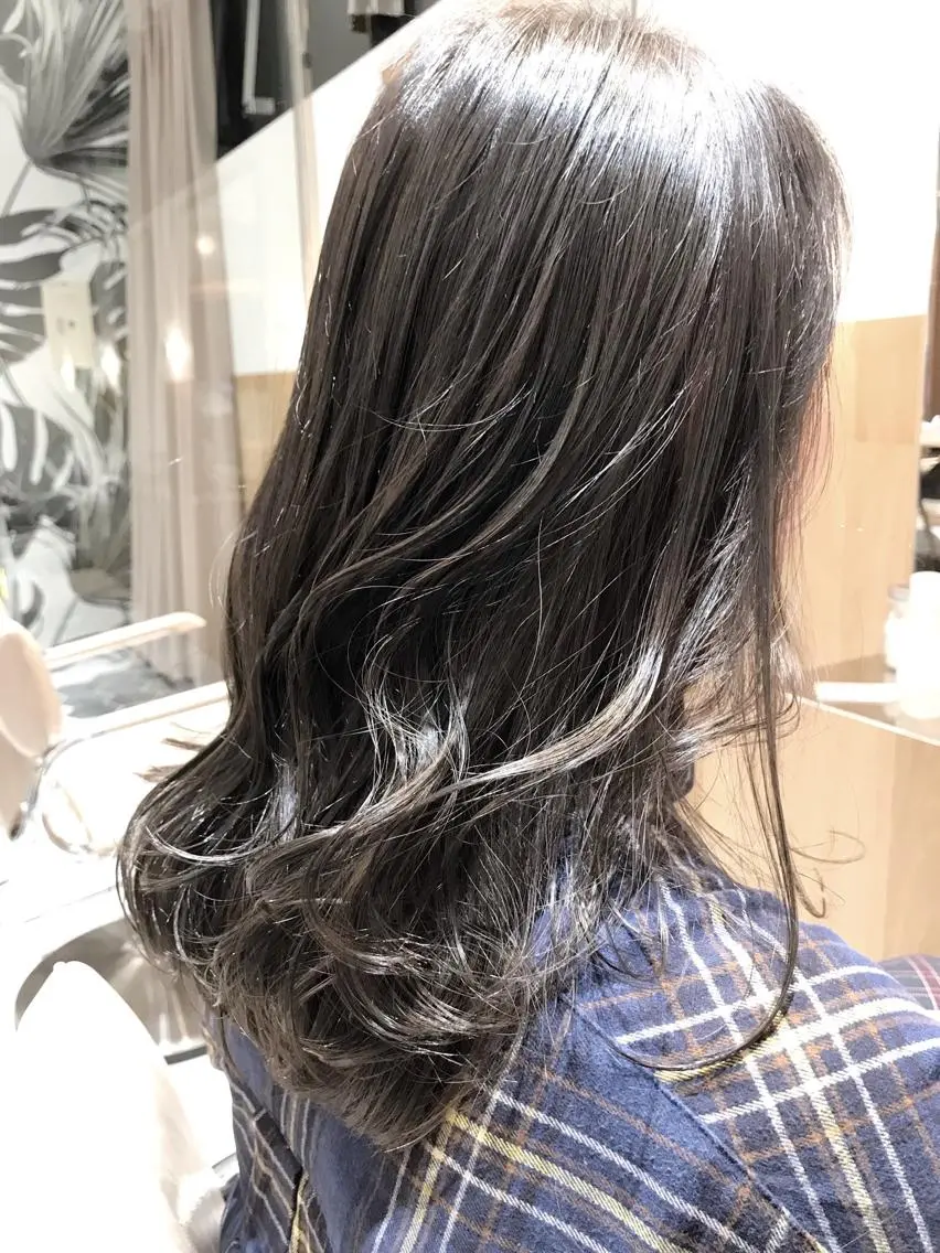 セミロング カラー アッシュ アッシュグレー バレイヤージュ ベージュカラー 透明感カラー カット ヘアカラー トリートメント ボブ/ハイトーン 福生Radix 下田のヘアスタイル