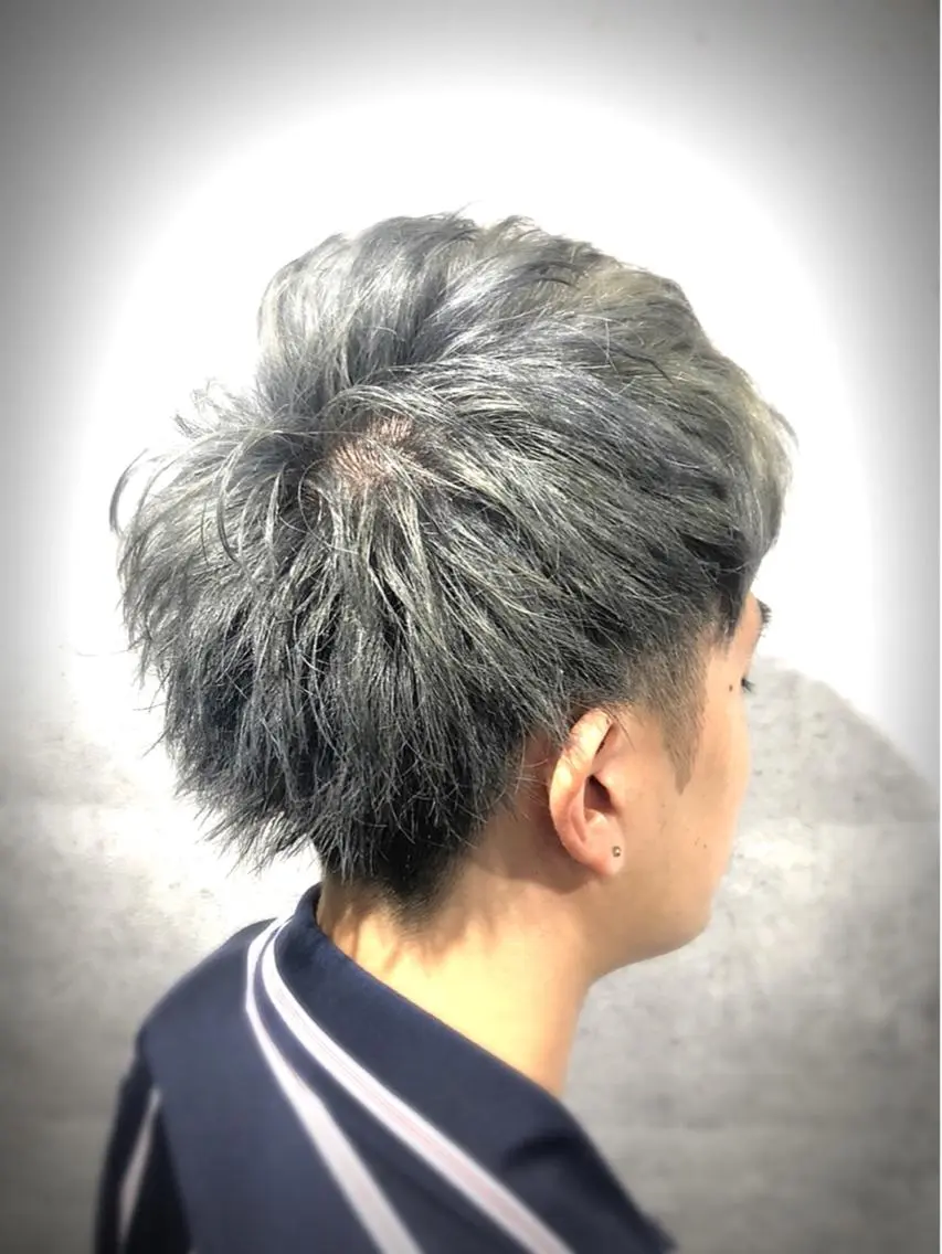ショート カラー ヘアアレンジ メンズ メンズブリーチ ブリーチ シルバー 中西 将斗のヘアスタイル