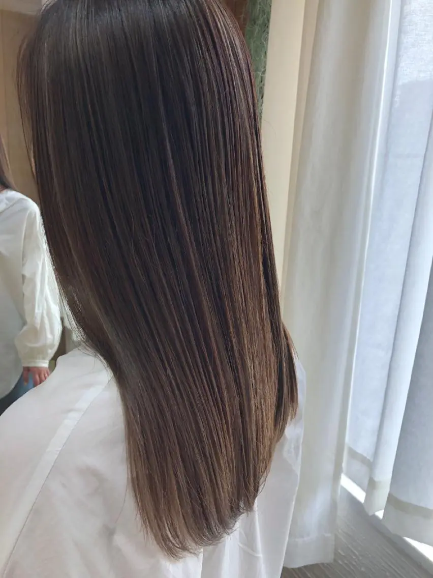 ロング ハイライト 縮毛矯正 カット 縮毛矯正 トリートメント 酸性縮毛矯正　美髪 特化サロン　八百村のヘアスタイル