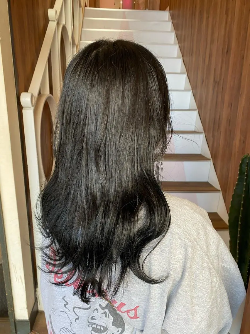 ロング カラー 黒髪 ブルーカラー ブルーブラック 透明感カラー カット ヘアカラー トリートメント 【暗め透明感カラー】 【インナー】小島良太のヘアスタイル