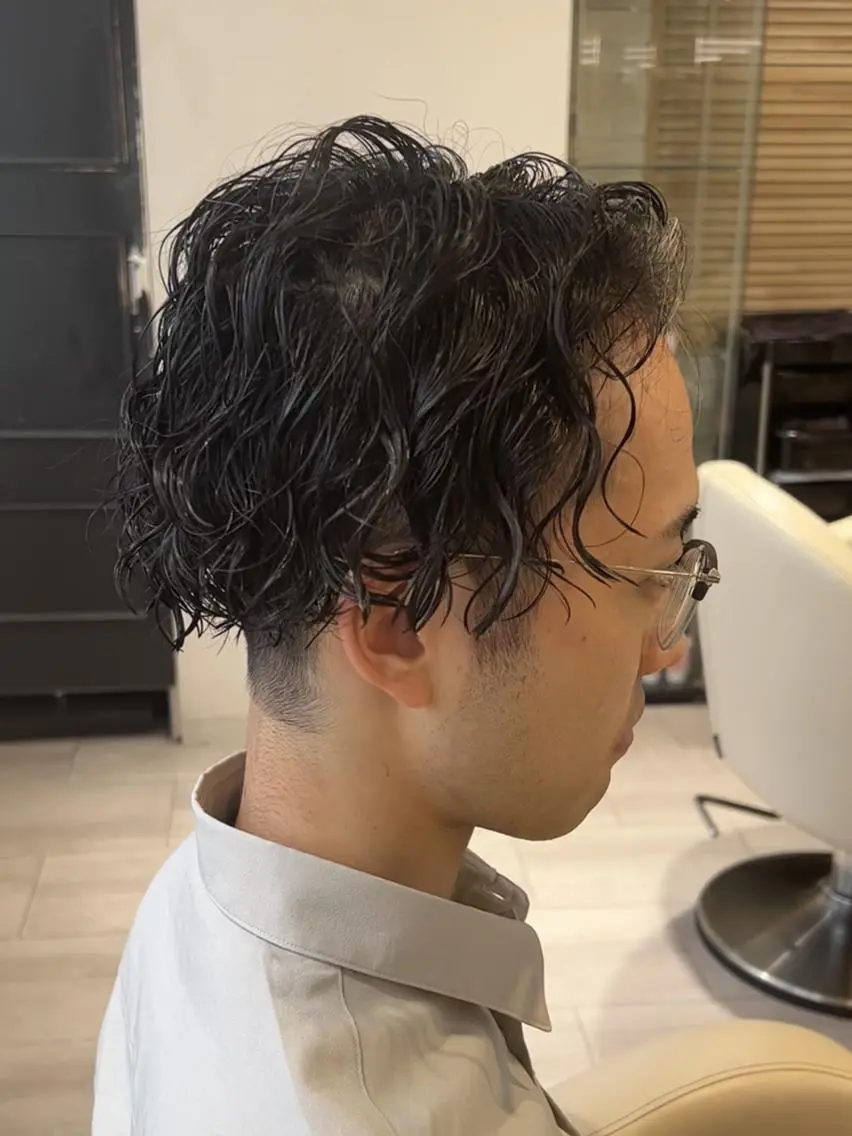 ショート メンズ パーマ メンズハイトーン メンズパーマ スペインカール スパイキーショート ツイストスパイラルパーマ カット パーマ メンズパーマ/ メンズカット/タクヤのヘアスタイル