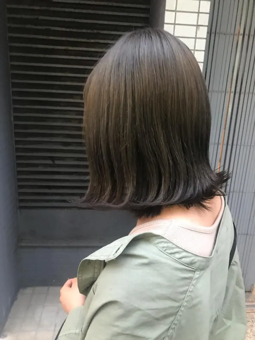 ミディアム カラー アッシュ オリーブアッシュ 🫧透明感カラー/ ボブ/小笠原汐海🪽のヘアスタイル