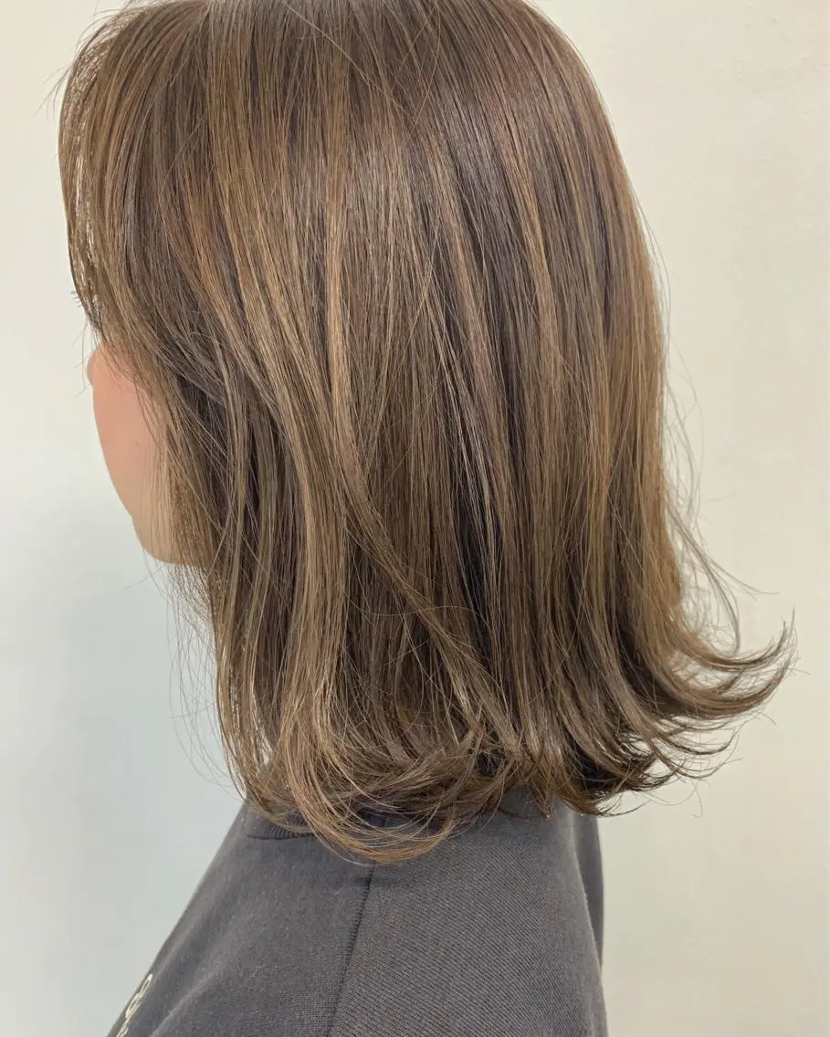 ミディアム 石井 静のヘアスタイル