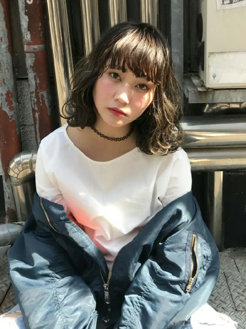 ショート ハイライト 切りっぱなしロブ - -のヘアスタイル