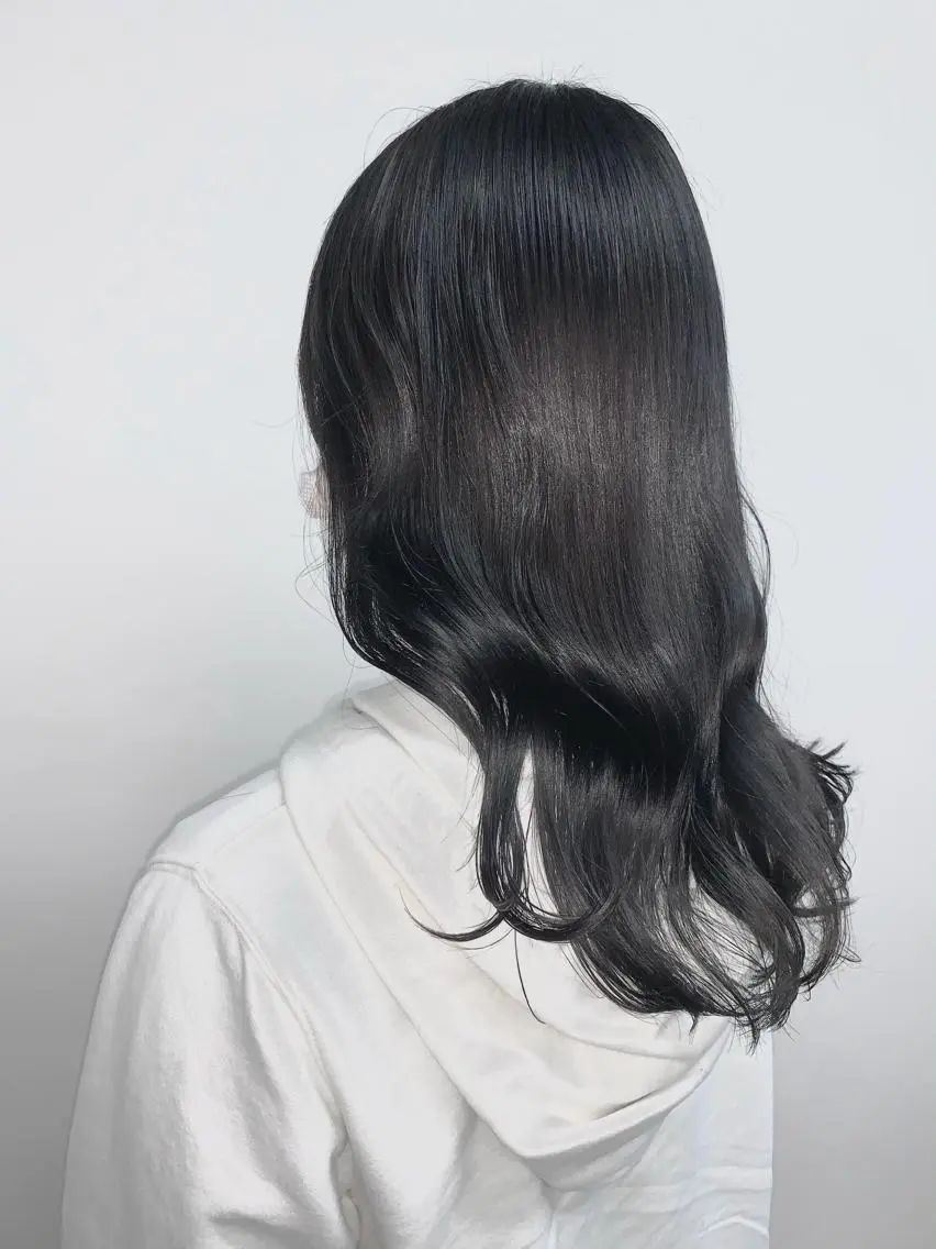 ロング カラー 透明感・暗髪 梅田・増田のヘアスタイル