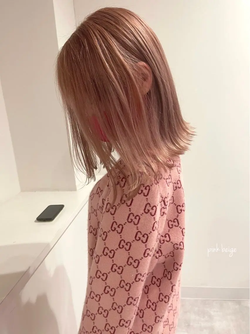 ショート カラー ブリーチ ピンクカラー 清水 亮太／赤み消しカラーのヘアスタイル