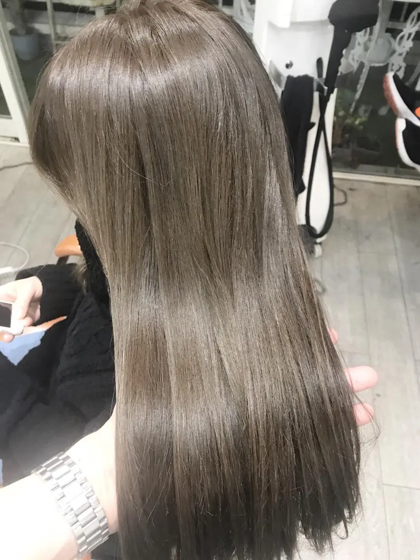 カラー ブリーチ カット ヘアカラー トリートメント ヘッドスパ グレージュ/髪質改善 Yamato.hのヘアスタイル