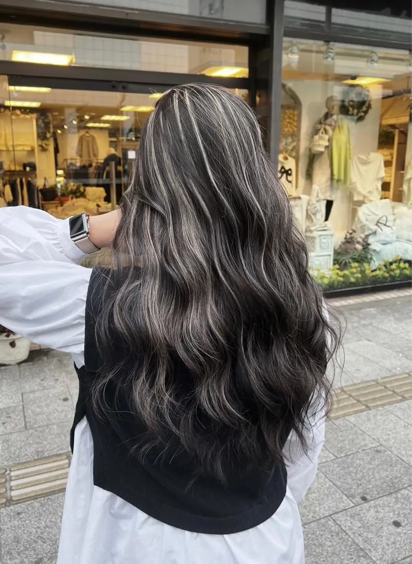 ロング カラー ダークグレー ダークグレージュ グレージュ ハイライトカラー ハイライト 指名数No.1 /NAOYAのヘアスタイル