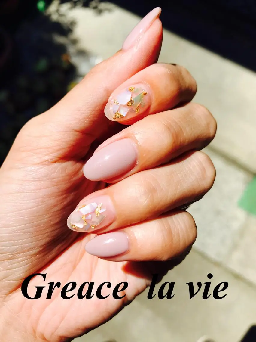 ミディアム カラー パーマ ヘアアレンジ キッズ ネイル マツエク・マツパ ナチュラル Greace  la vieのネイルデザイン