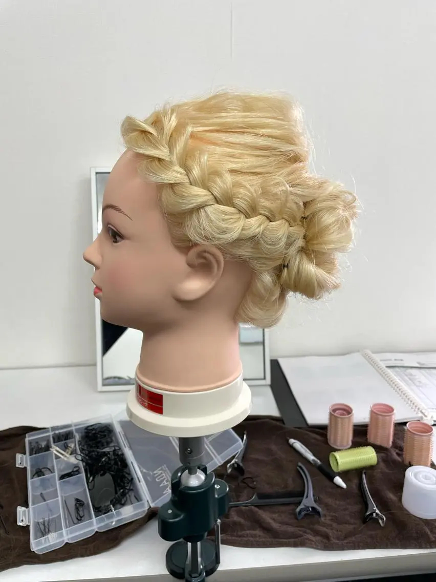 セミロング ヘアアレンジ ヘアセット 24beauty /nanamiの眉毛・アイブロウイメージ