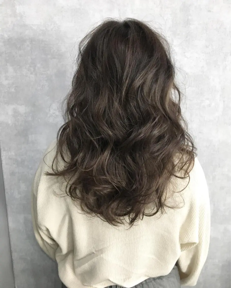 セミロング カラー グレージュ レイヤーカット BLend 渋谷のヘアスタイル