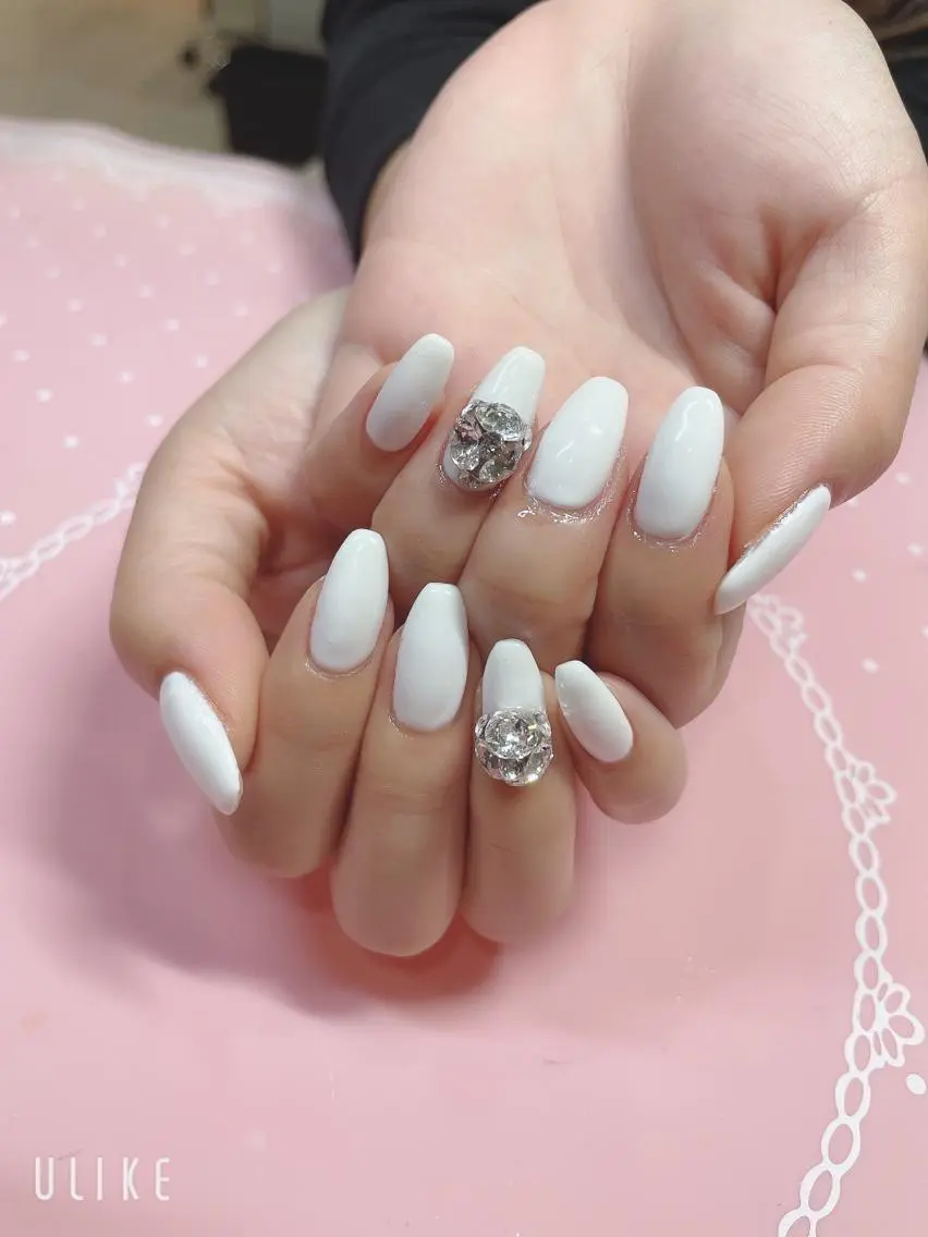ミディアム ネイル ハンドネイル 《LB》ラブリエ Nail&eyeのマツエク・マツパデザイン