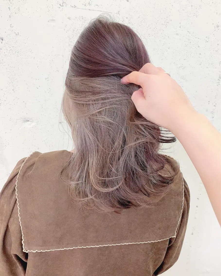 セミロング カラー 透明感ハイトーン🦄 キラ🌈のヘアスタイル