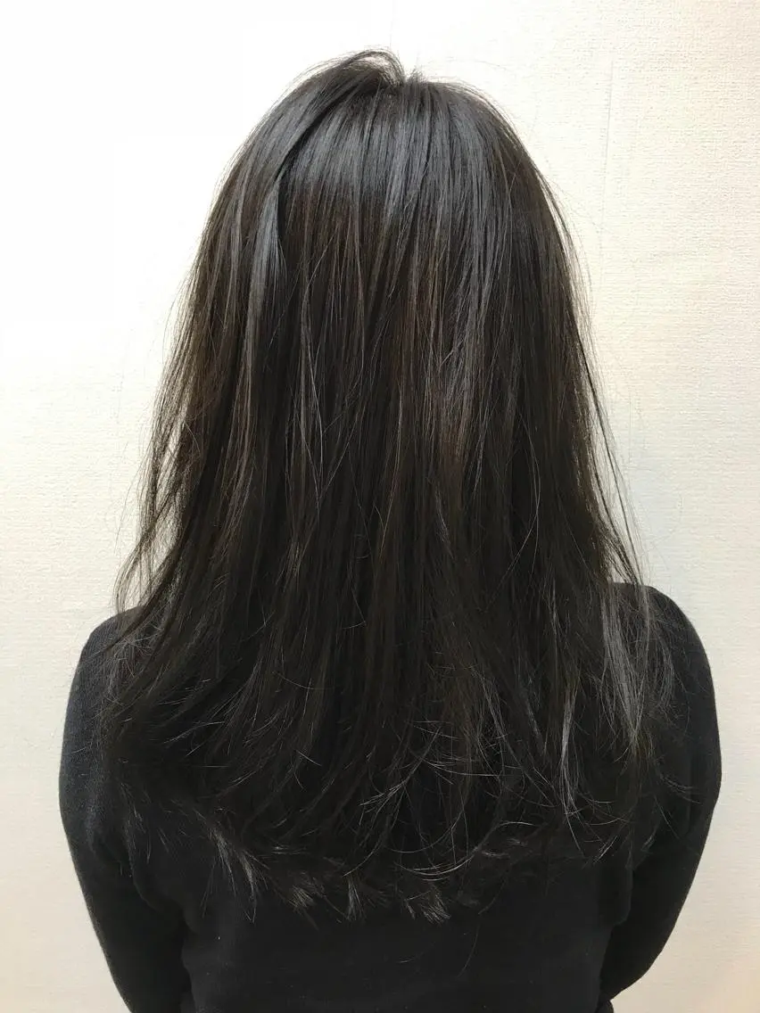 ミディアム カラー アッシュ レイヤーカット カット ヘアカラー トリートメント 吉森 満俊のヘアスタイル