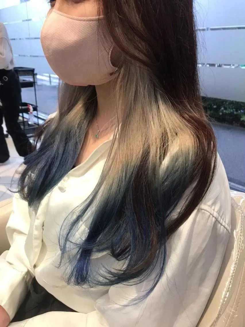 ミディアム カラー ブルーカラー インナーカラー ウルフカット/デザイ ンカラー/あらげのヘアスタイル