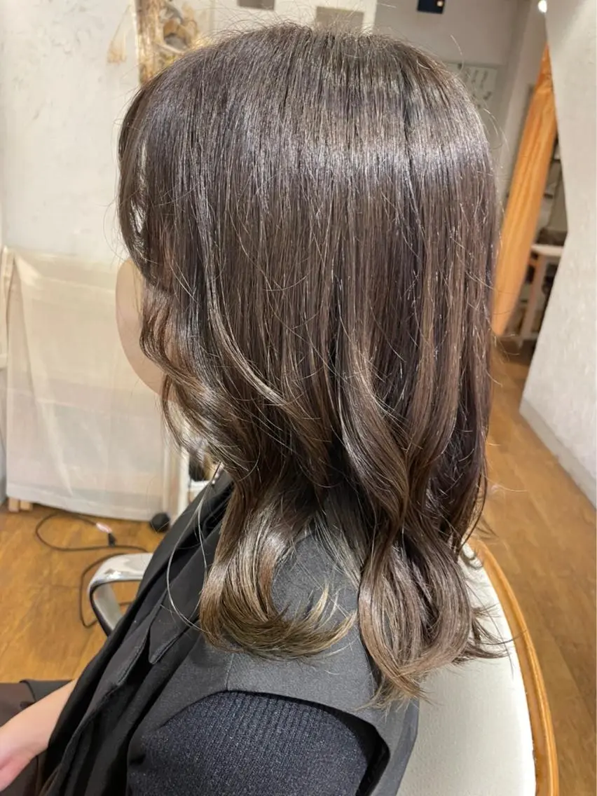 セミロング カラー ミストバング イヤリングカラー  フェイスフレーミング グラデーションカラー カット ヘアカラー Colk ☆のマツエク・マツパデザイン