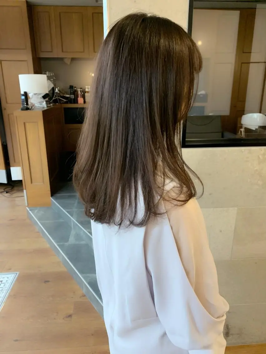 セミロング 開發 智也のヘアスタイル