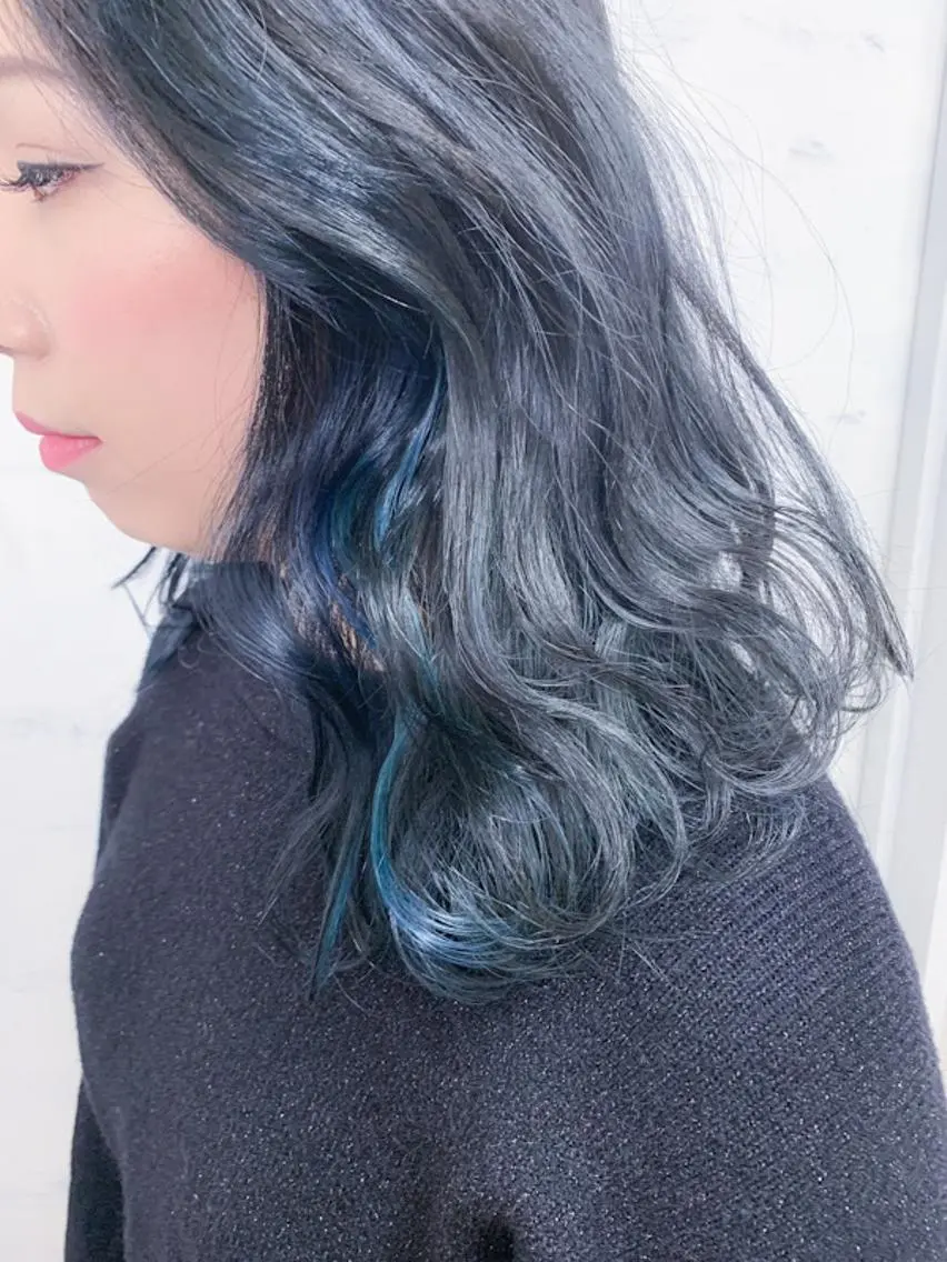 ミディアム カラー ブルーカラー ブルージュ インナーカラー BOX mico.のヘアスタイル