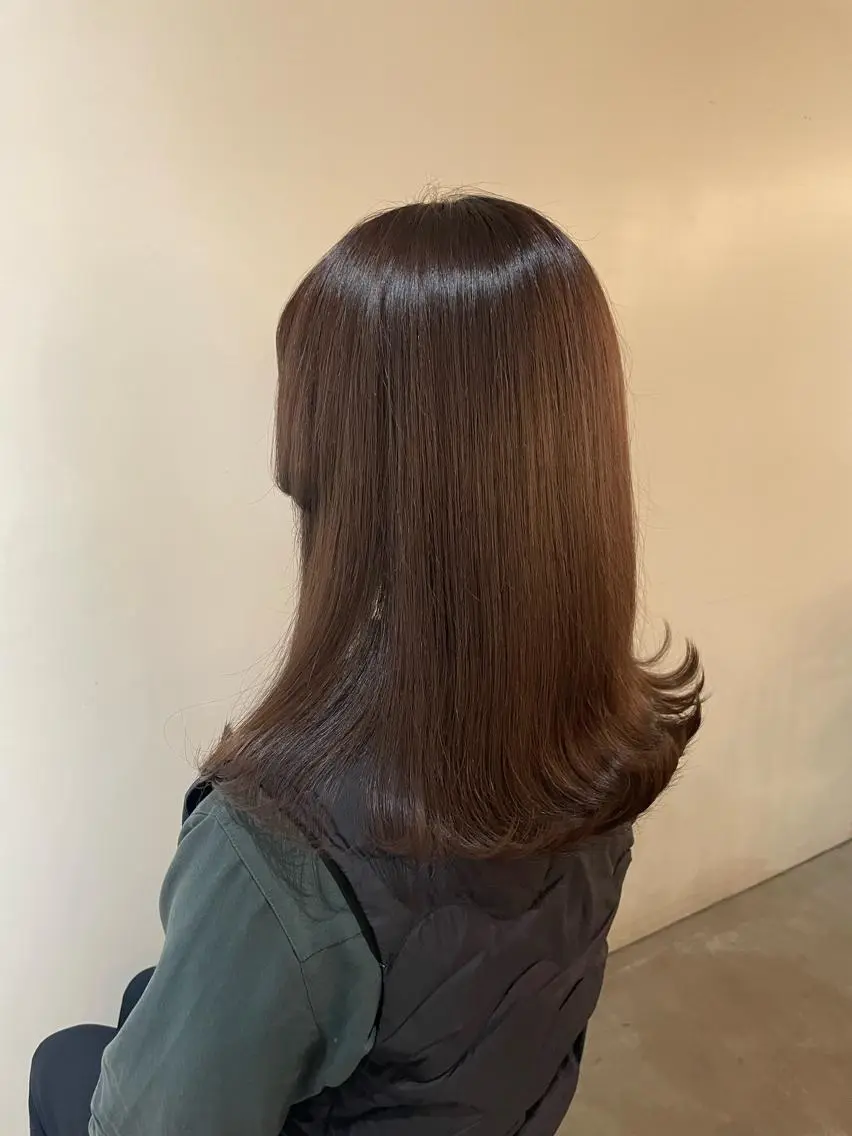 セミロング アッシュ 髪質改善 トリートメント 平松 里穗のヘアスタイル
