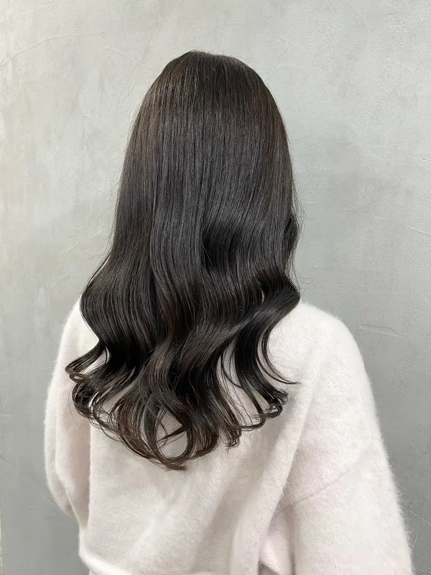 ロング カラー ダークグレー ダークグレージュ グレージュ 🫧tomoka 透明感カラー🫧のヘアスタイル