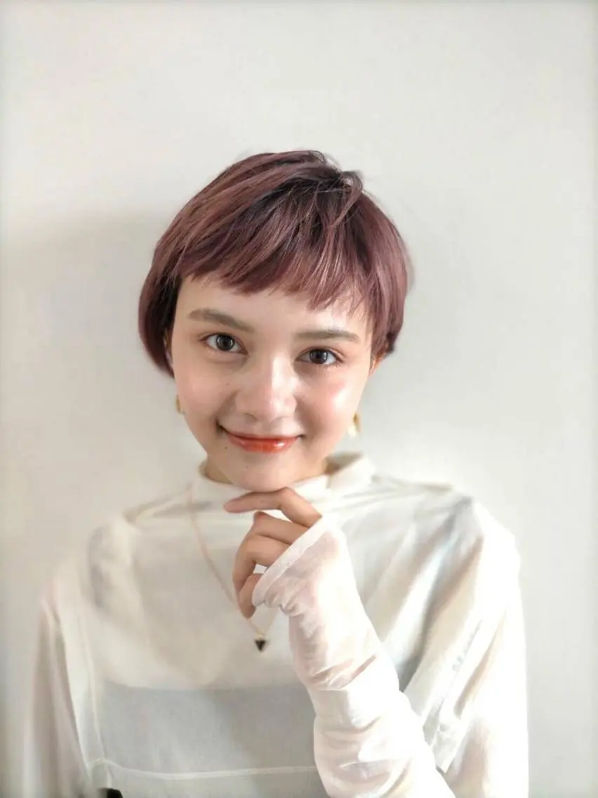 ショート カラー 冨岡 千尋のヘアスタイル