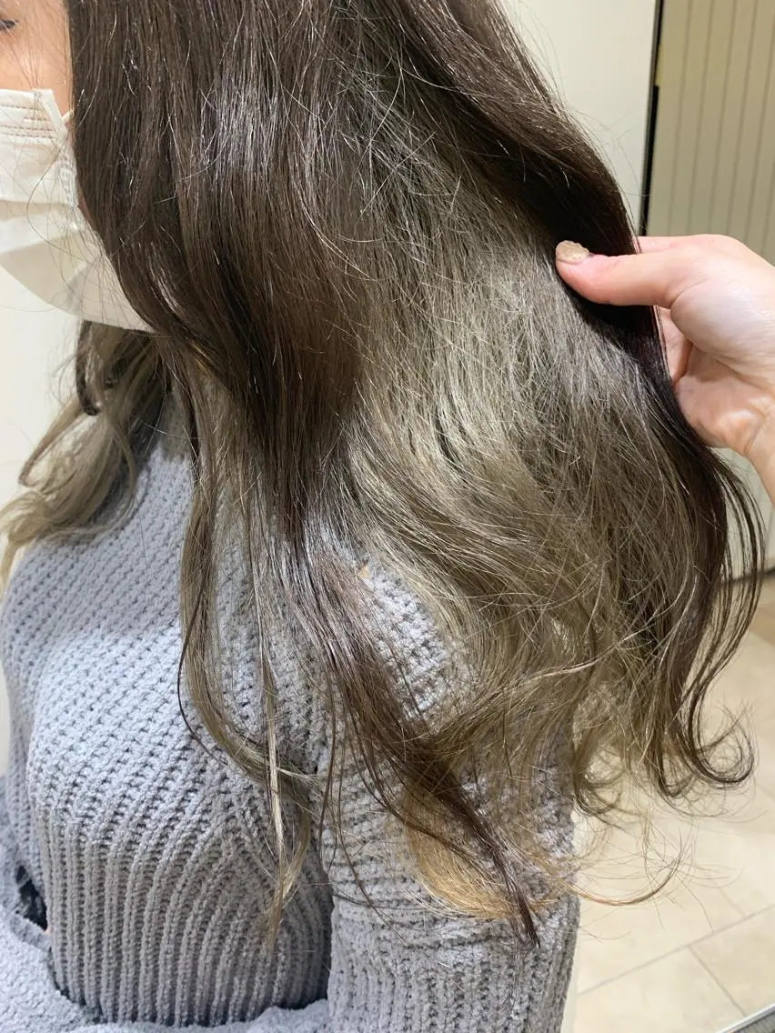 セミロング カラー ヘアカラー トリートメント 暖色/ブリーチカラー 🎀 M i k uのヘアスタイル