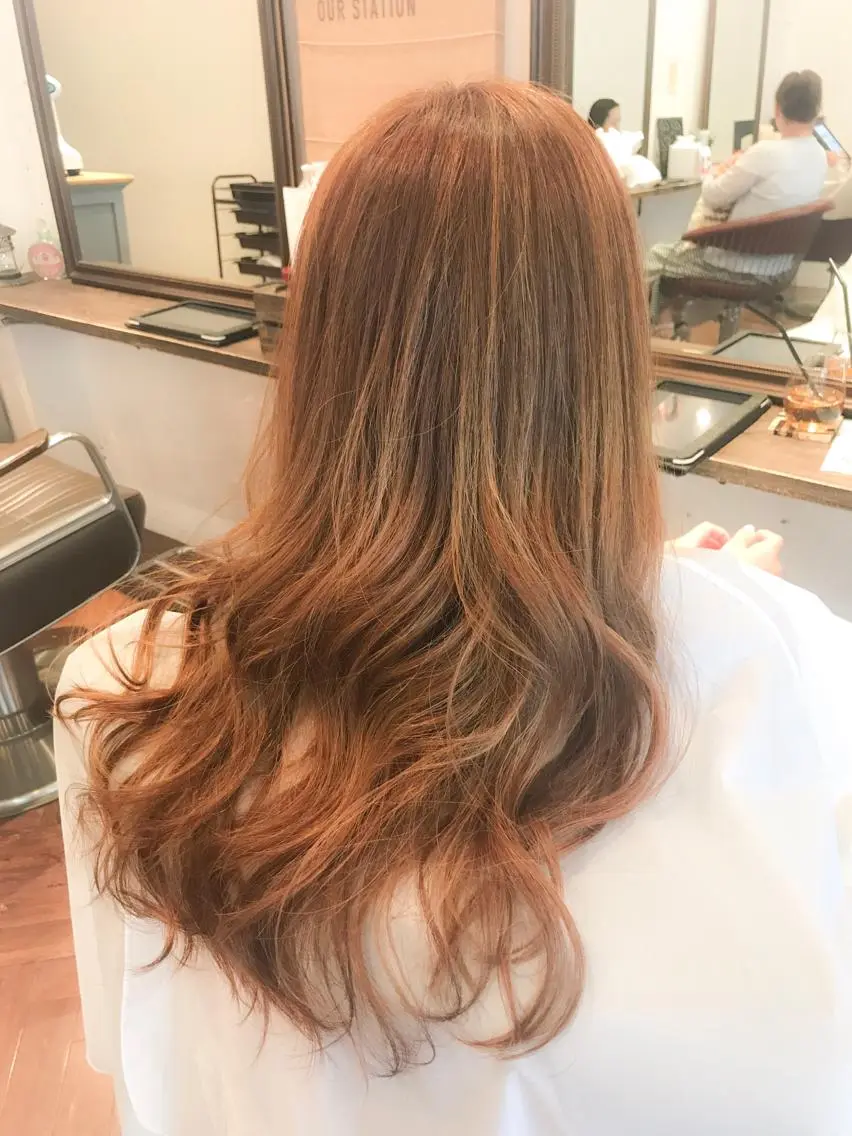 ロング カラー ハイライトカラー ハイトーンカラー ハイライト 小森谷 亮太のヘアスタイル