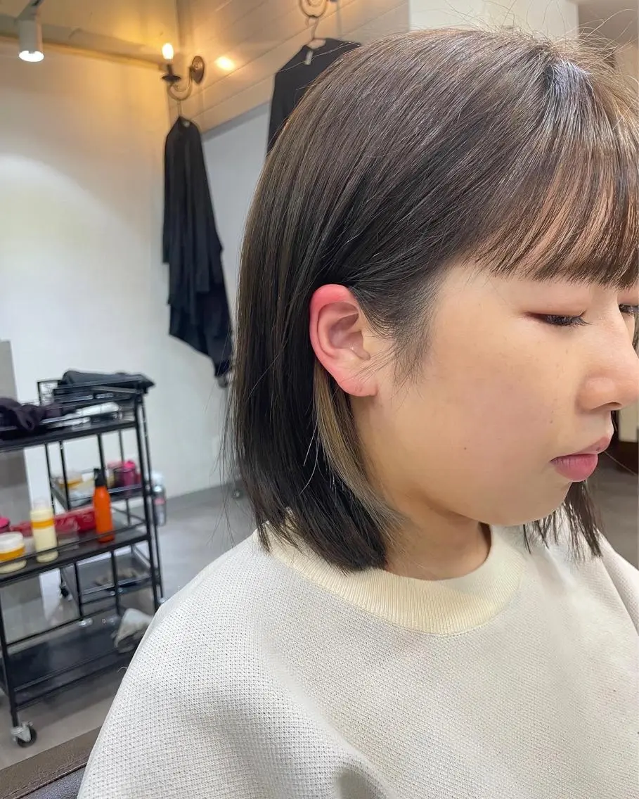 ショート カラー イヤリングカラー monami 山本華菜のヘアスタイル