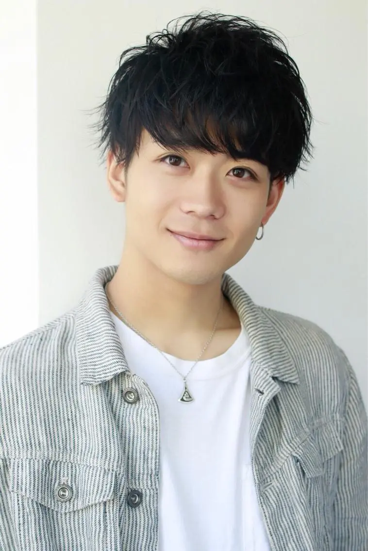 ショート カラー パーマ メンズ マッシュ 赤み消し🌿 透明感カラー🫧のヘアスタイル