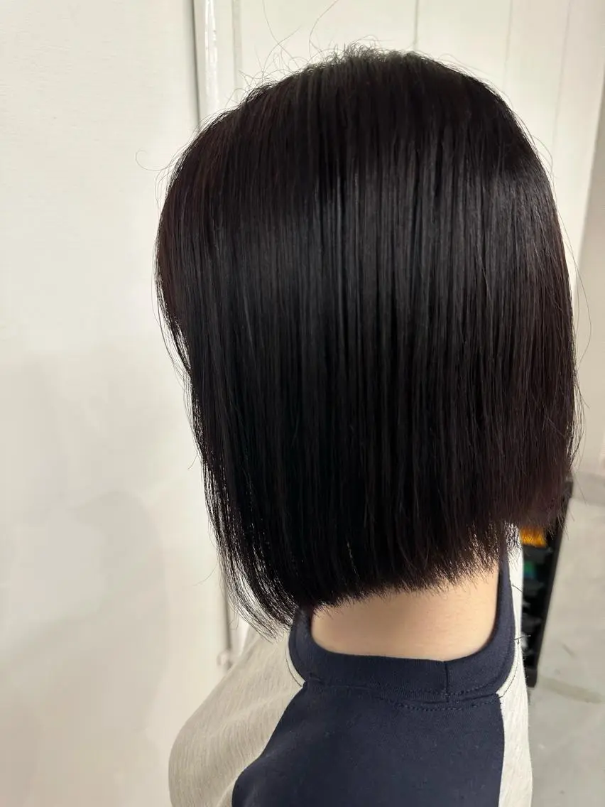 ショート カラー 黒髪 カシス ヘアカラー 松本 莉央のヘアスタイル