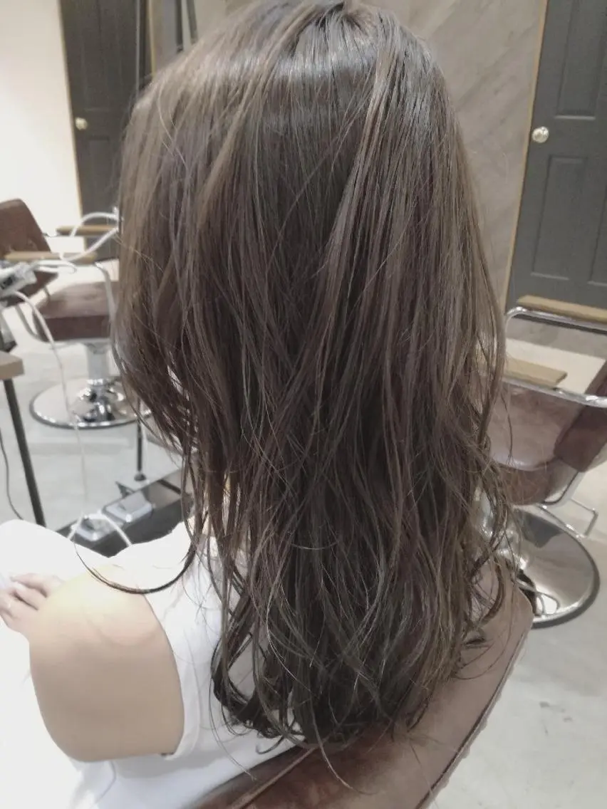 ロング カラー パーマ ヘアアレンジ メンズ キッズ ネイル マツエク・マツパ メンズハイライト ハイライトカラー ハイライト 中津No.1髪質改善 店長✨透ける暗髪のヘアスタイル
