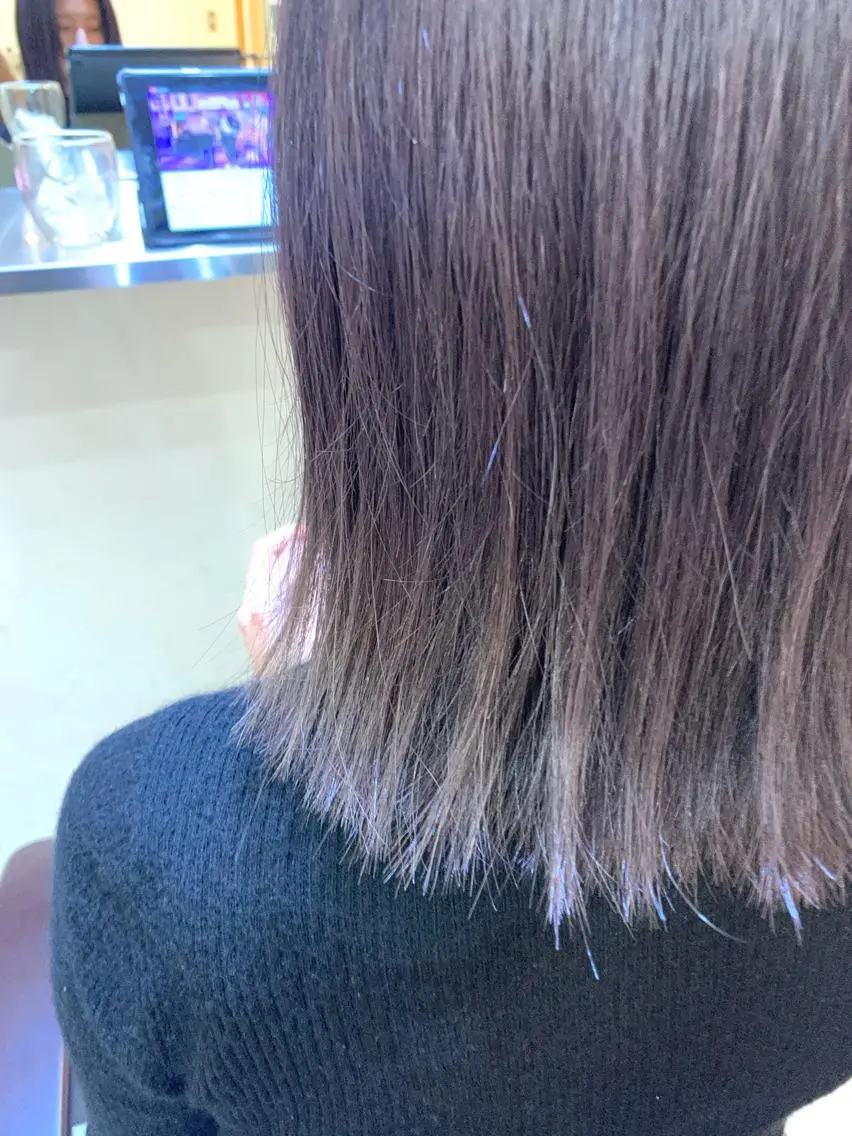 ミディアム カラー ヘアアレンジ ブリーチ パープルカラー REONA🪽✨薬院 レイヤーカット🫧のヘアスタイル