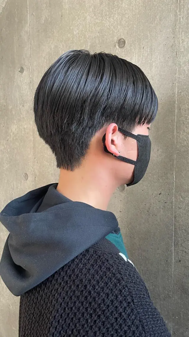 パーマ メンズ センターパート カルマパーマ メンズ韓国風 メンズパーマ メンズショート カット パーマ もりたみかこ 美容師お休み中のヘアスタイル