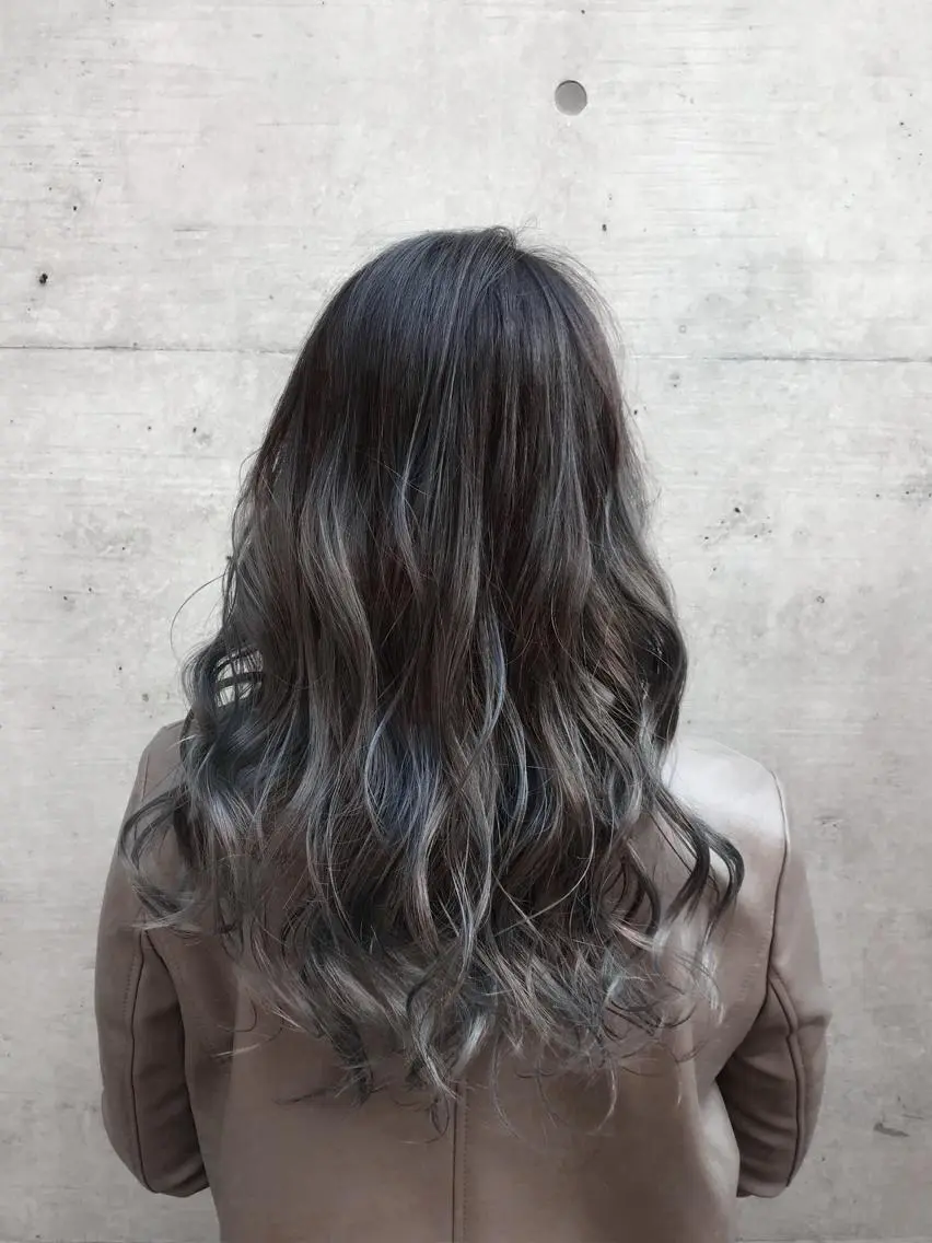 ロング カラー グラデーションカラー ハイライトカラー エクステ ハイライト 色落ちまでキレイに！ ！女性サロンのヘアスタイル