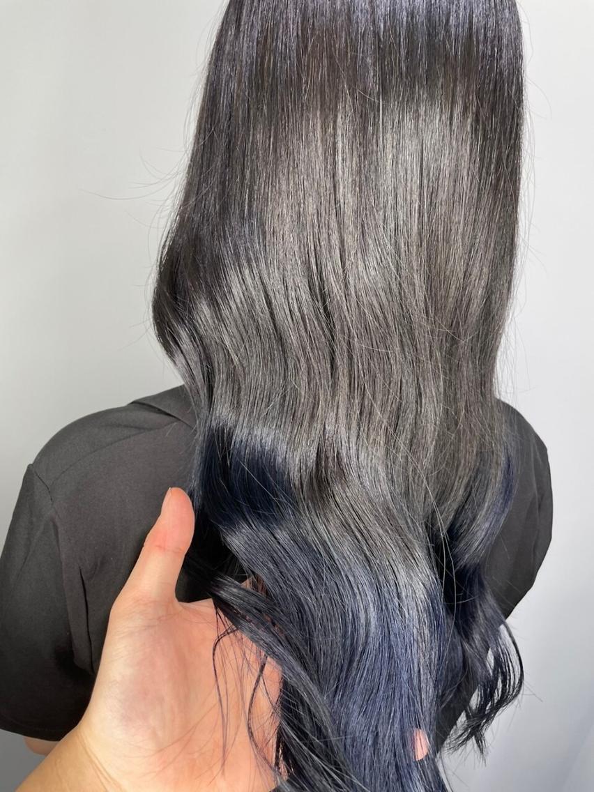 ミディアム カラー アディクシーカラー アッシュ ブルーカラー ダークアッシュ イヤリングカラー トップスタイリスト ✨KIRIKA中野✨のヘアスタイル