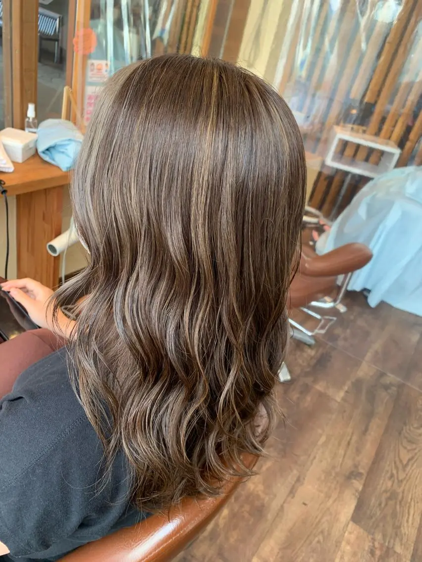 ミディアム カラー パーマ ヘアアレンジ メンズ キッズ ネイル マツエク・マツパ 髪質改善 艶髪🔵フセナオヤのヘアスタイル