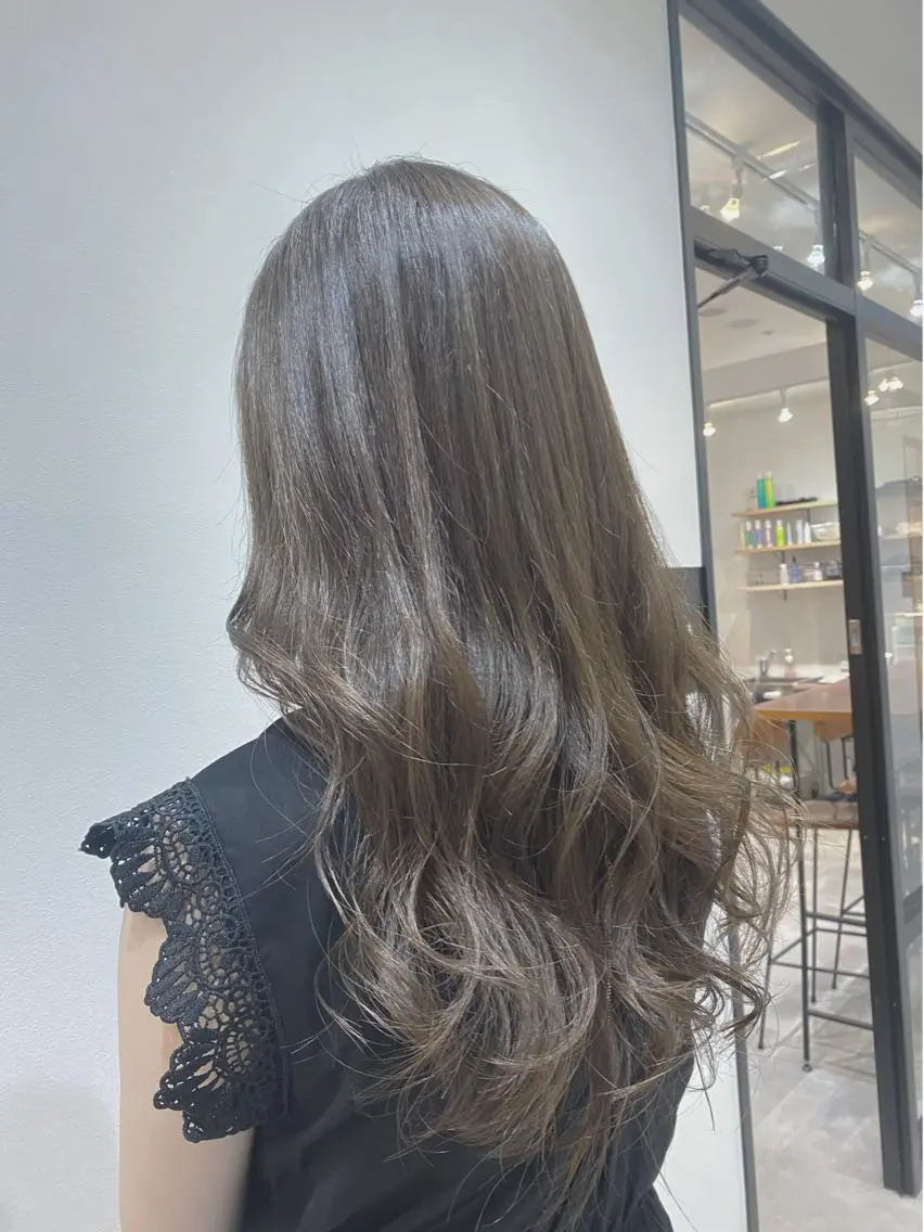 ロング カラー アディクシーカラー バレイヤージュ ブリーチ ケアブリーチ デザインカラー カット ヘアカラー トリートメント ♡オシャ髪♡AI ✂️newi町田のヘアスタイル