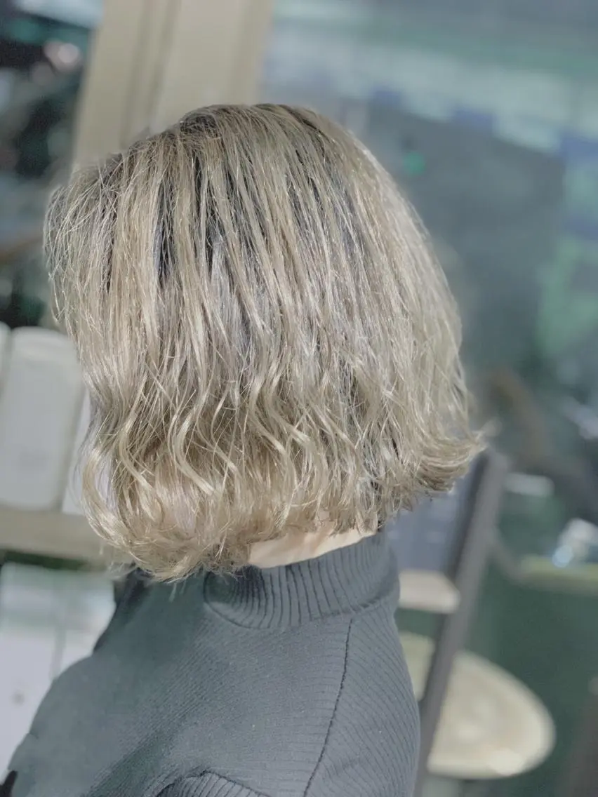 ミディアム レイヤーカット メンズスタイル バレイヤージュ　齋藤のヘアスタイル
