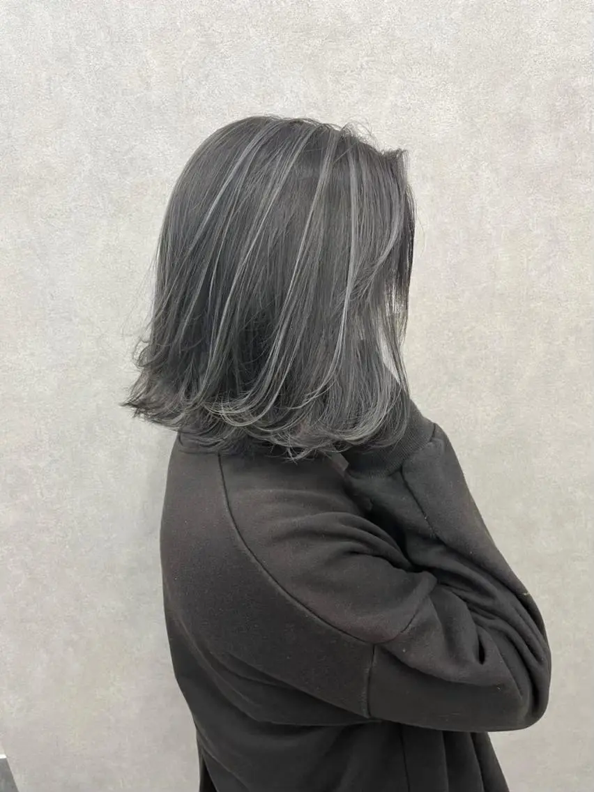 セミロング パーマ カラー ヘアアレンジ ネイル マツエク・マツパ アイブロウ ショートボブ セミロングパーマ バレイヤージュ ブリーチ ケアブリーチ カラー特化サロン大阪 ルービック江坂/新城のヘアスタイル