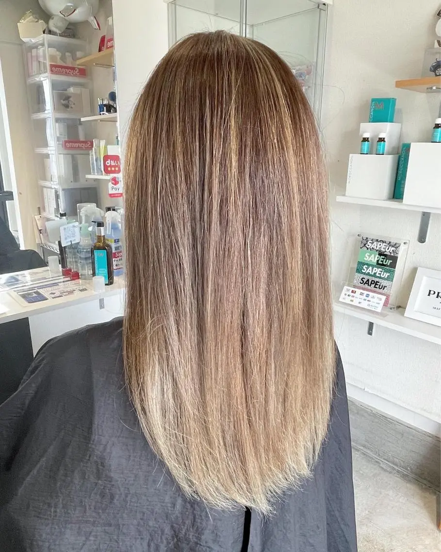 ロング レイヤーカット 🔹TOMO🔹 圧倒的経験値🔹のヘアスタイル