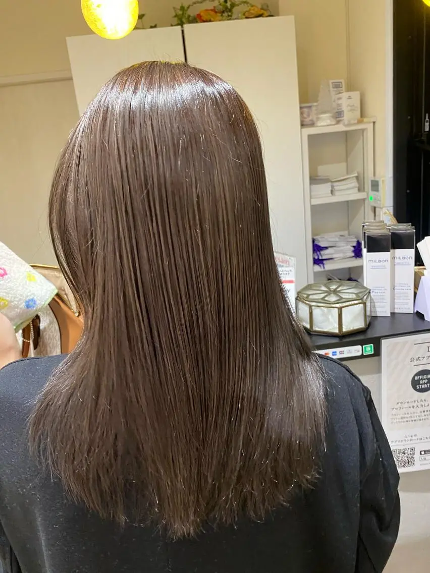 セミロング カラー カット ヘアカラー トリートメント 三戸 修平のヘアスタイル