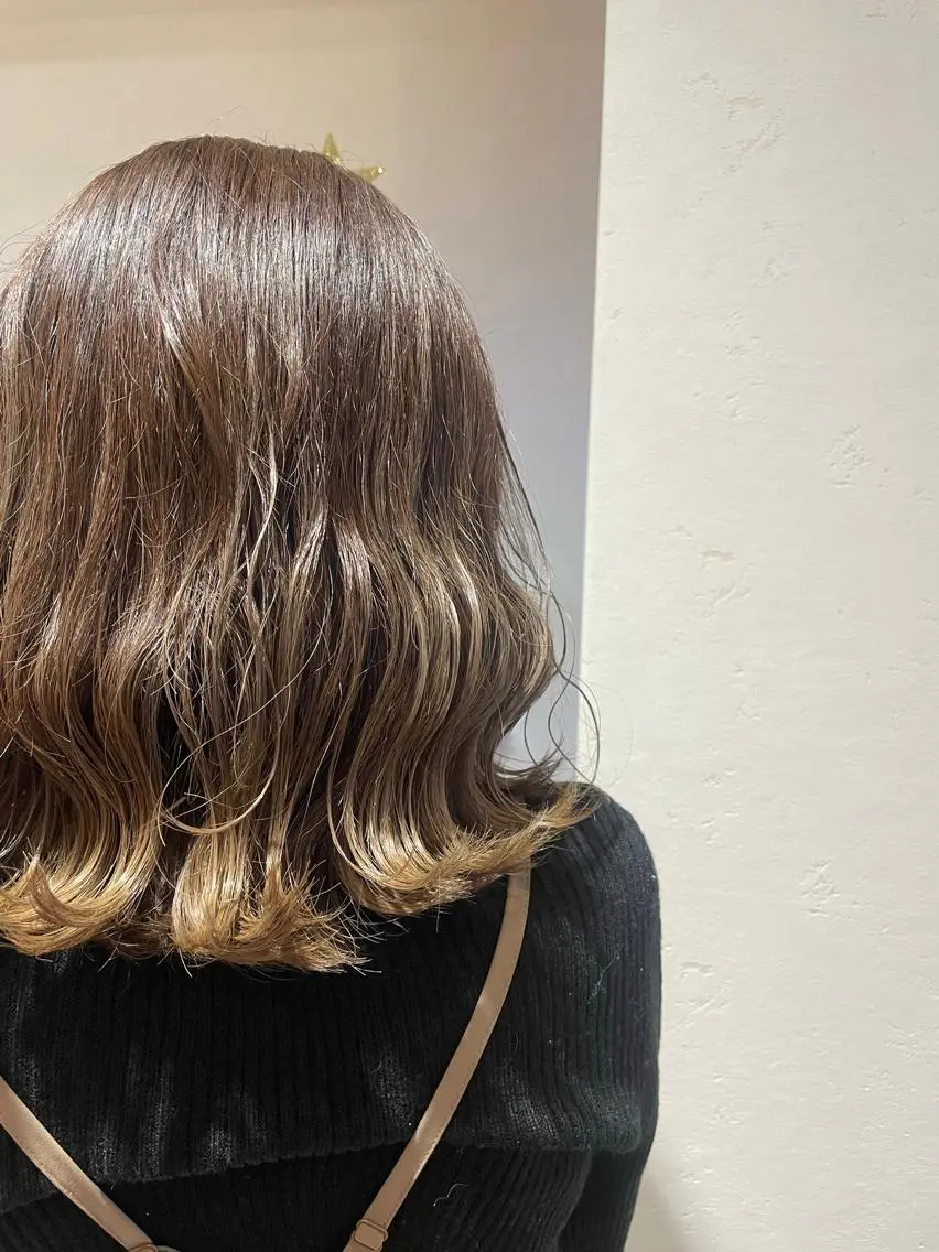 ミディアム カラー ブリーチ ブラウンカラー くすみブラウン カット ヘアカラー カウンセリング重視 🌿‬Tsuyukiのヘアスタイル