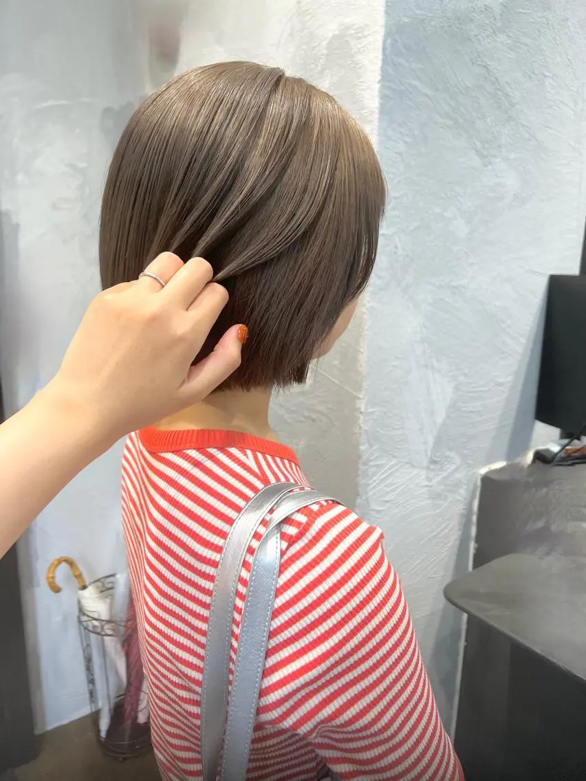 ショート カラー GiseL アンリのヘアスタイル